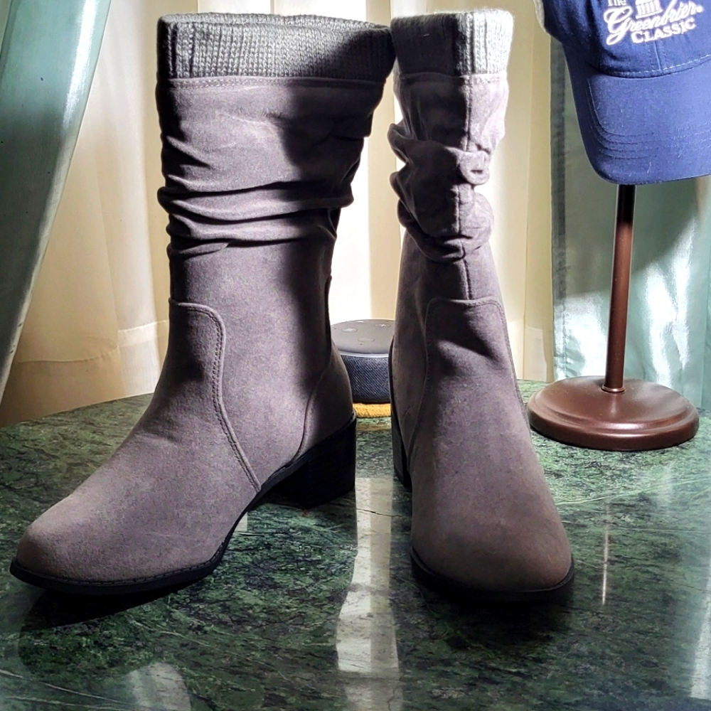 🔥 JustFab Shana Gray Suede Slouchy Boots With Knit Sweater Cuff - Size 5.5 🔥